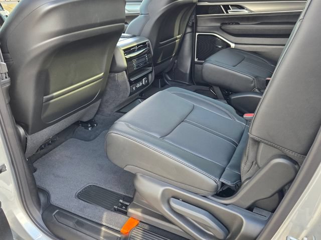 New 2026 Jeep Grand Wagoneer L Limited w/ Premium Group II AWD/4WD image 6