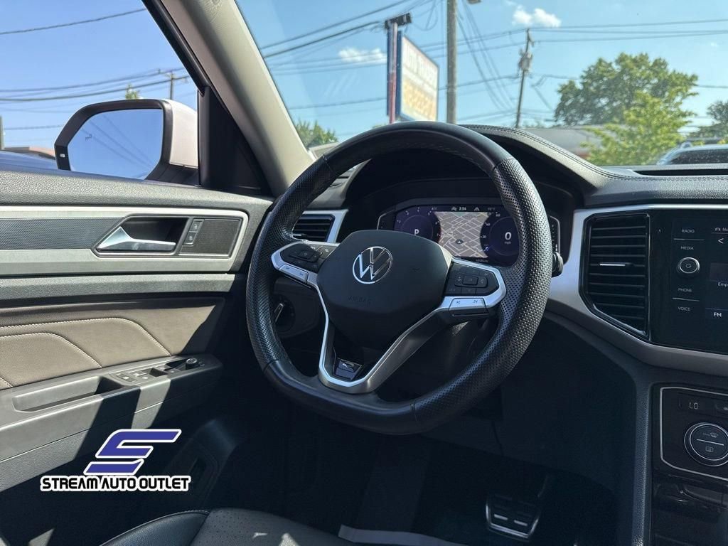 Used 2022 Volkswagen Atlas SEL R-Line image 27