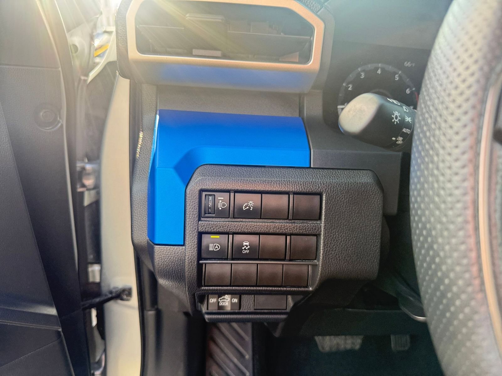 Used 2025 Toyota Tacoma TRD Off-Road image 34