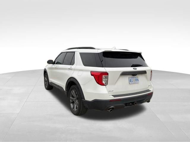 Used 2021 Ford Explorer XLT w/ Equipment Group 202A AWD/4WD image 5