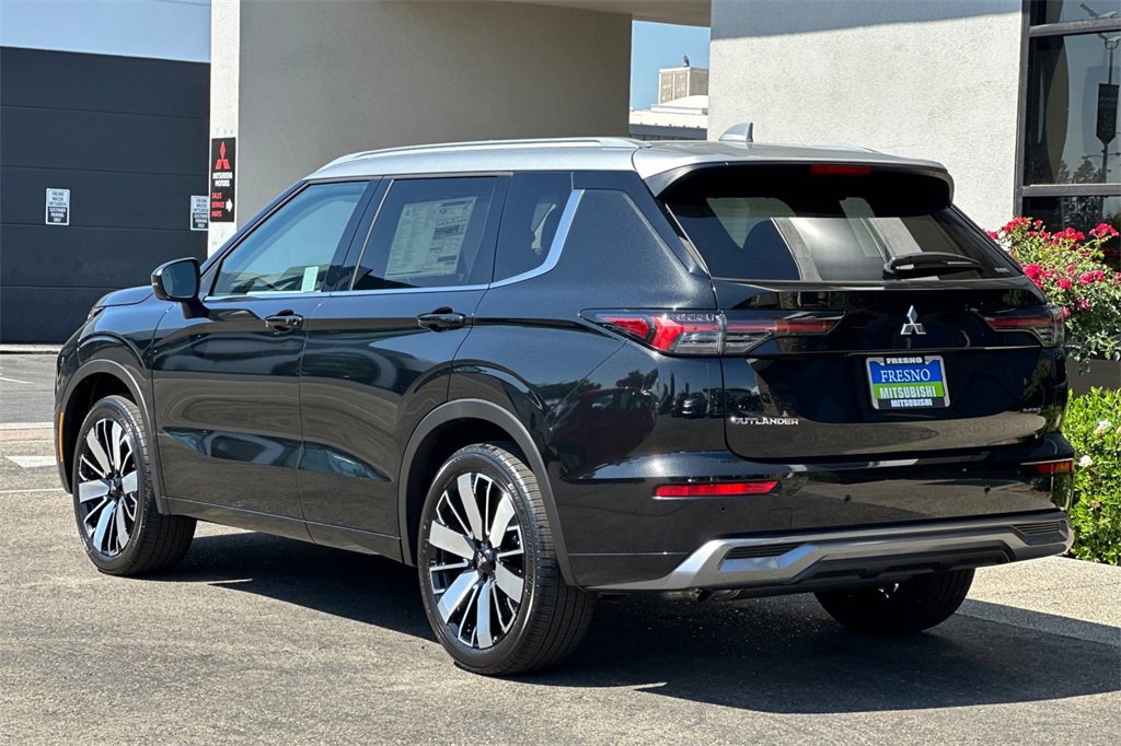 New 2025 Mitsubishi Outlander SEL image 7
