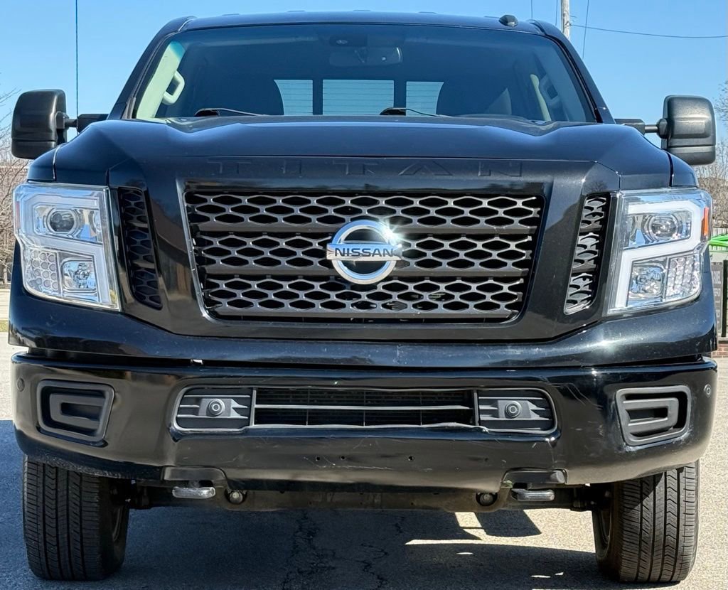 Used 2019 Nissan Titan SV w/ SV Convenience Package image 9