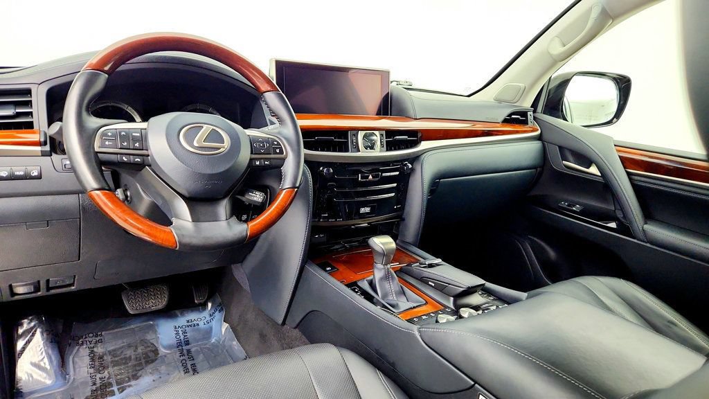 Used 2019 Lexus LX 570 4WD w/ Luxury Package image 13