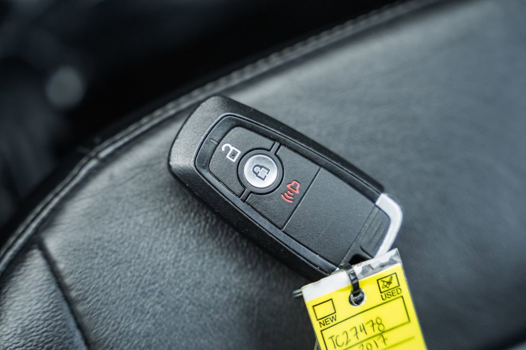 Used 2017 Ford Edge SEL w/ Equipment Group 201A image 39