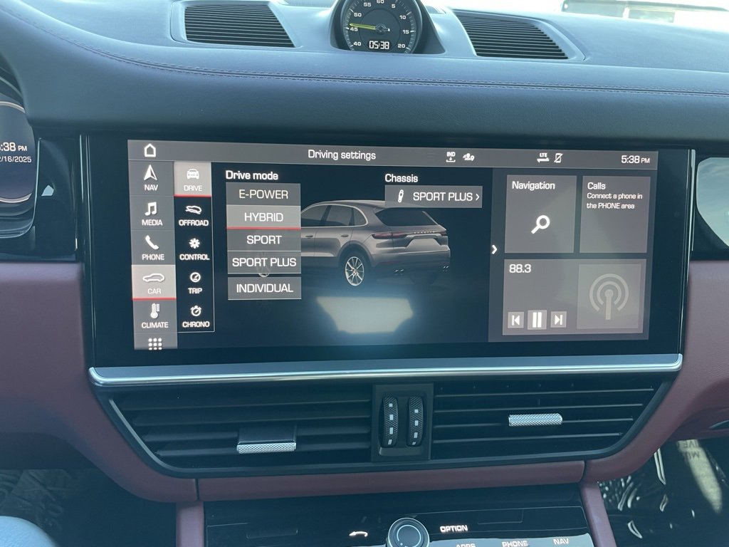 Used 2021 Porsche Cayenne Base image 16