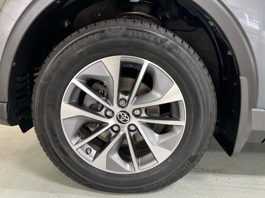 Used 2017 Toyota RAV4 XLE image 9