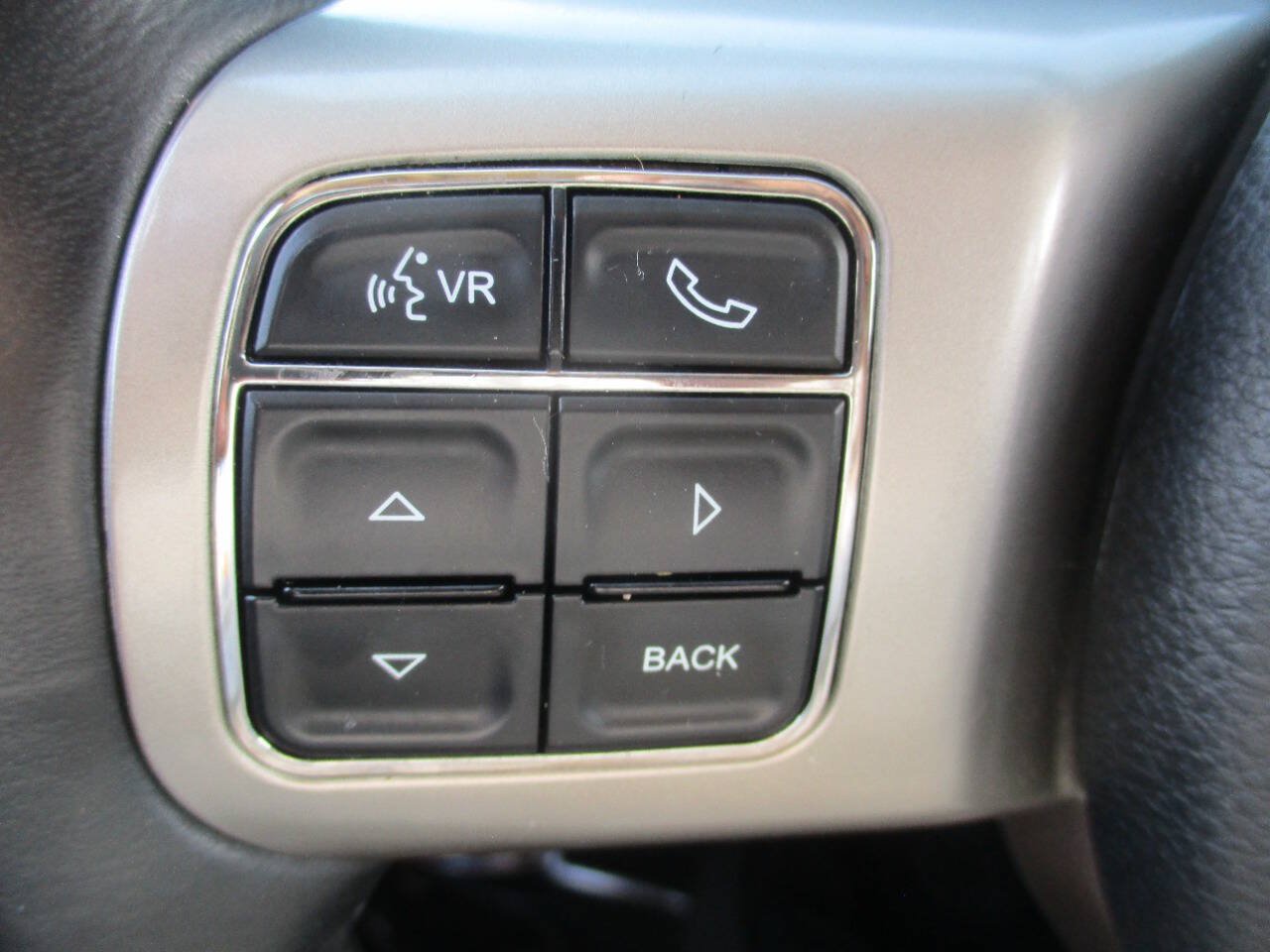 Used 2012 Jeep Grand Cherokee Laredo AWD/4WD image 19