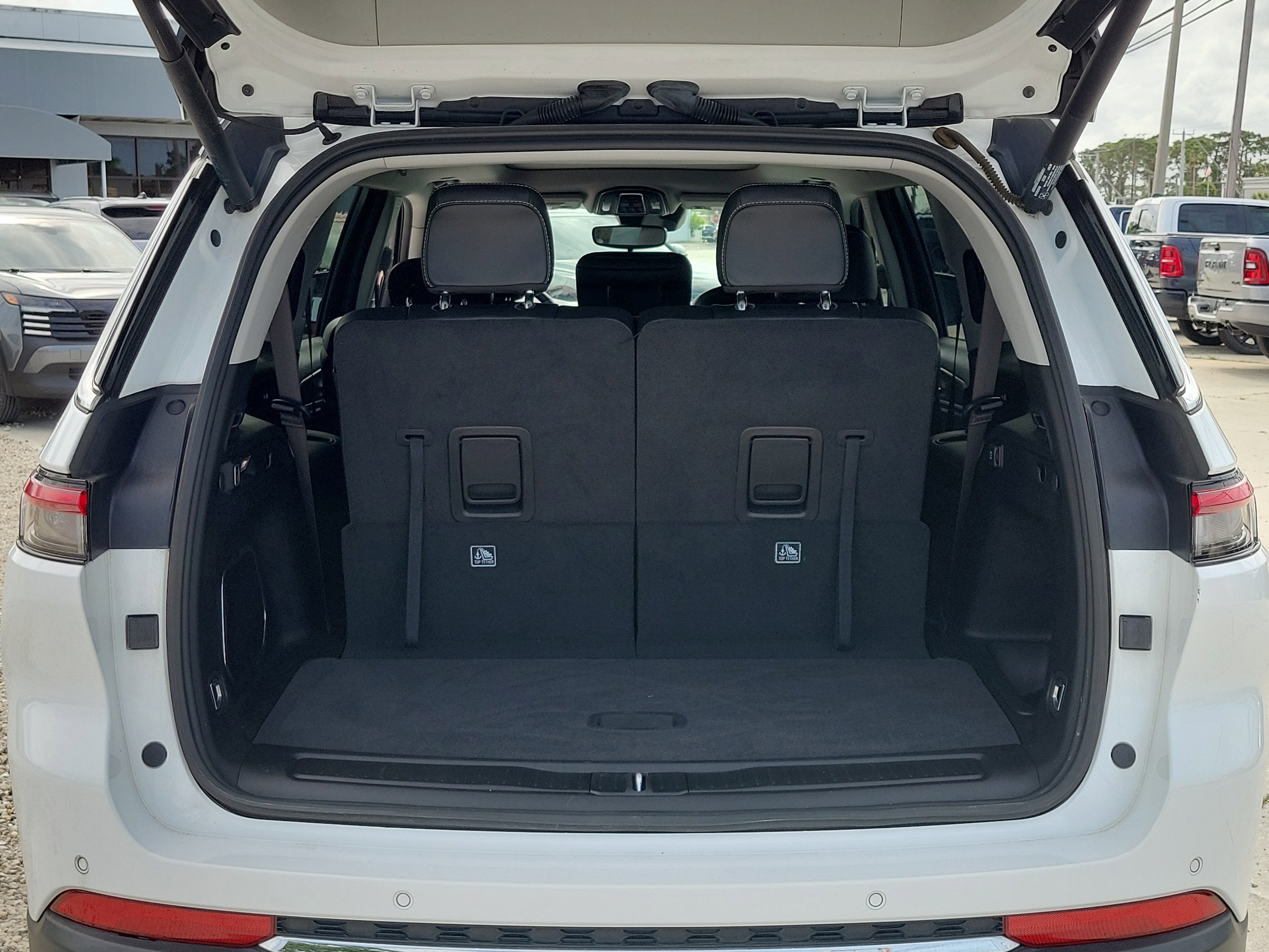 Used 2022 Jeep Grand Cherokee L Limited image 12