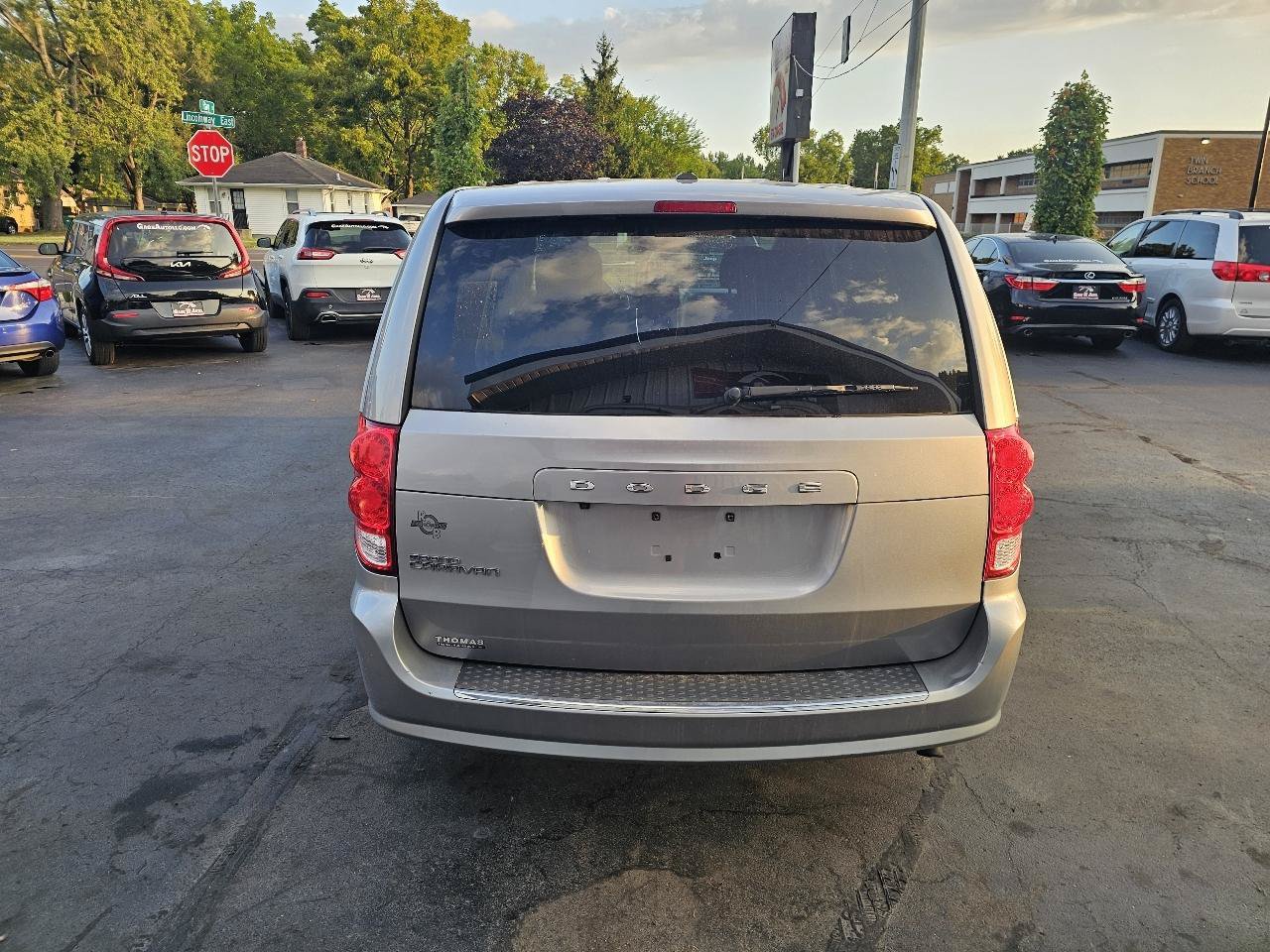 Used 2015 Dodge Grand Caravan SE w/ Quick Order Package 29E SE FWD image 9