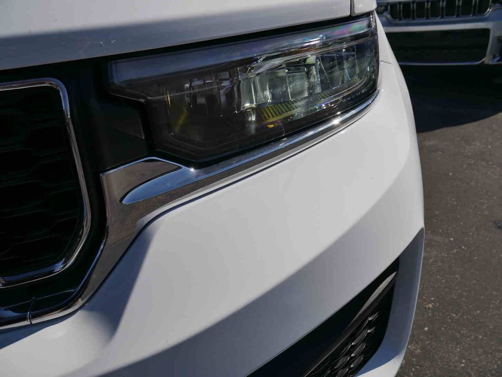 New 2025 Jeep Grand Cherokee Laredo X w/ Luxury Tech Group I image 22