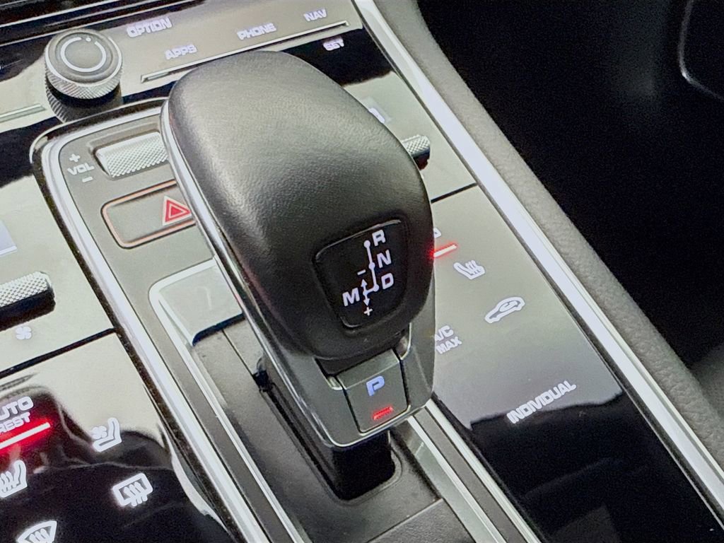Certified 2023 Porsche Panamera Platinum Edition image 23