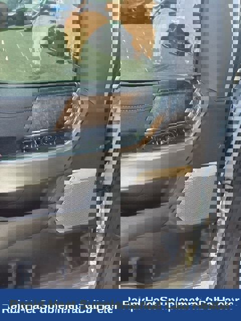 Used 2025 Ford F350 Lariat w/ Chrome Package image 18