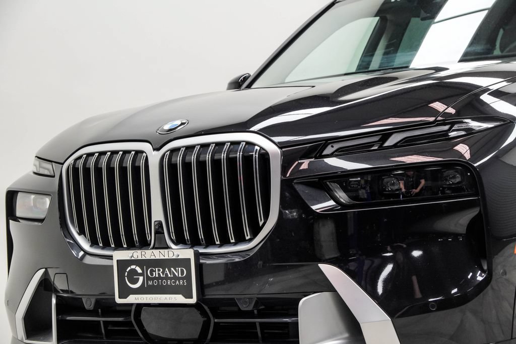 Used 2025 BMW X7 xDrive40i AWD/4WD image 2