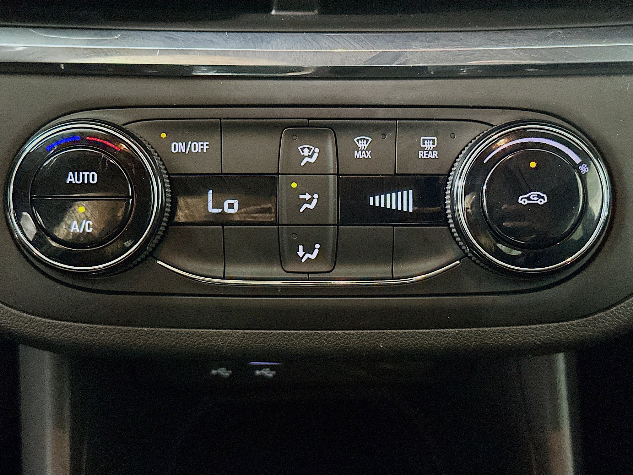 Used 2025 Buick Envista Preferred FWD image 23