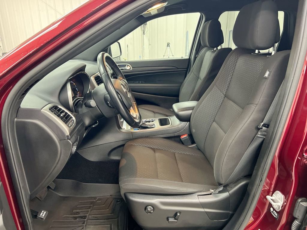 Used 2021 Jeep Grand Cherokee Laredo image 19