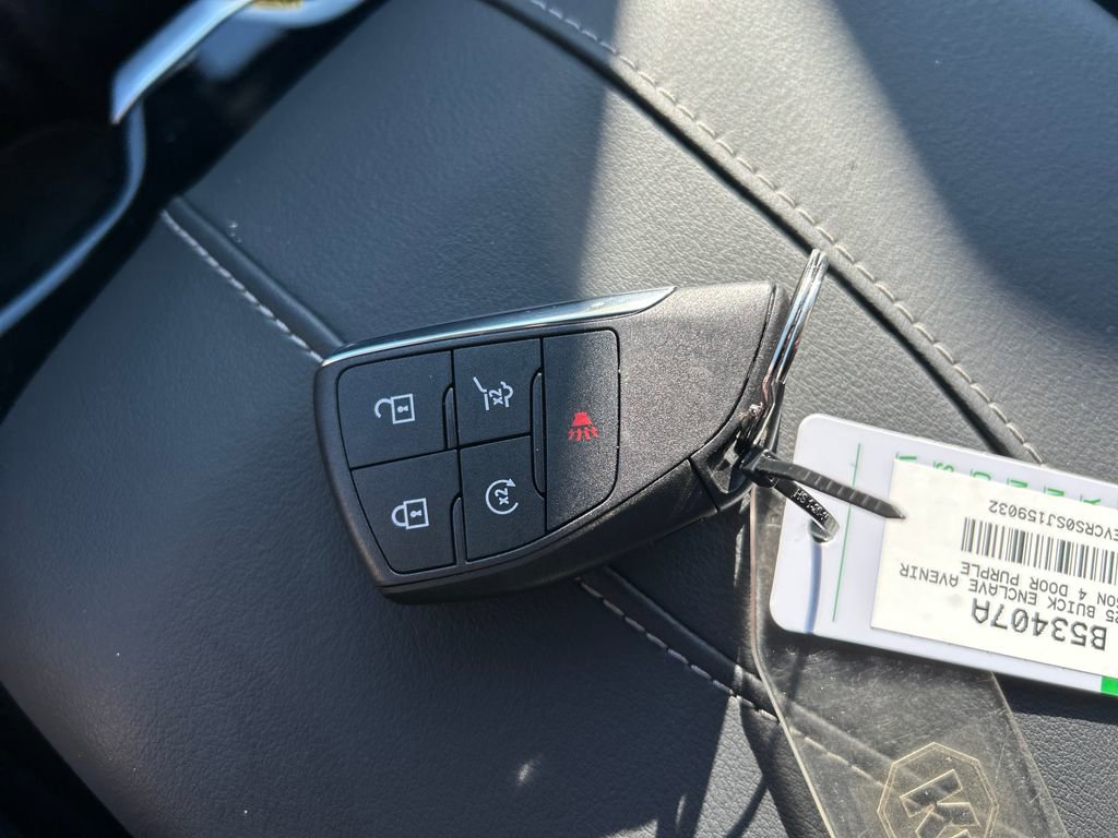 Used 2025 Buick Enclave Avenir w/ Super Cruise Package image 22