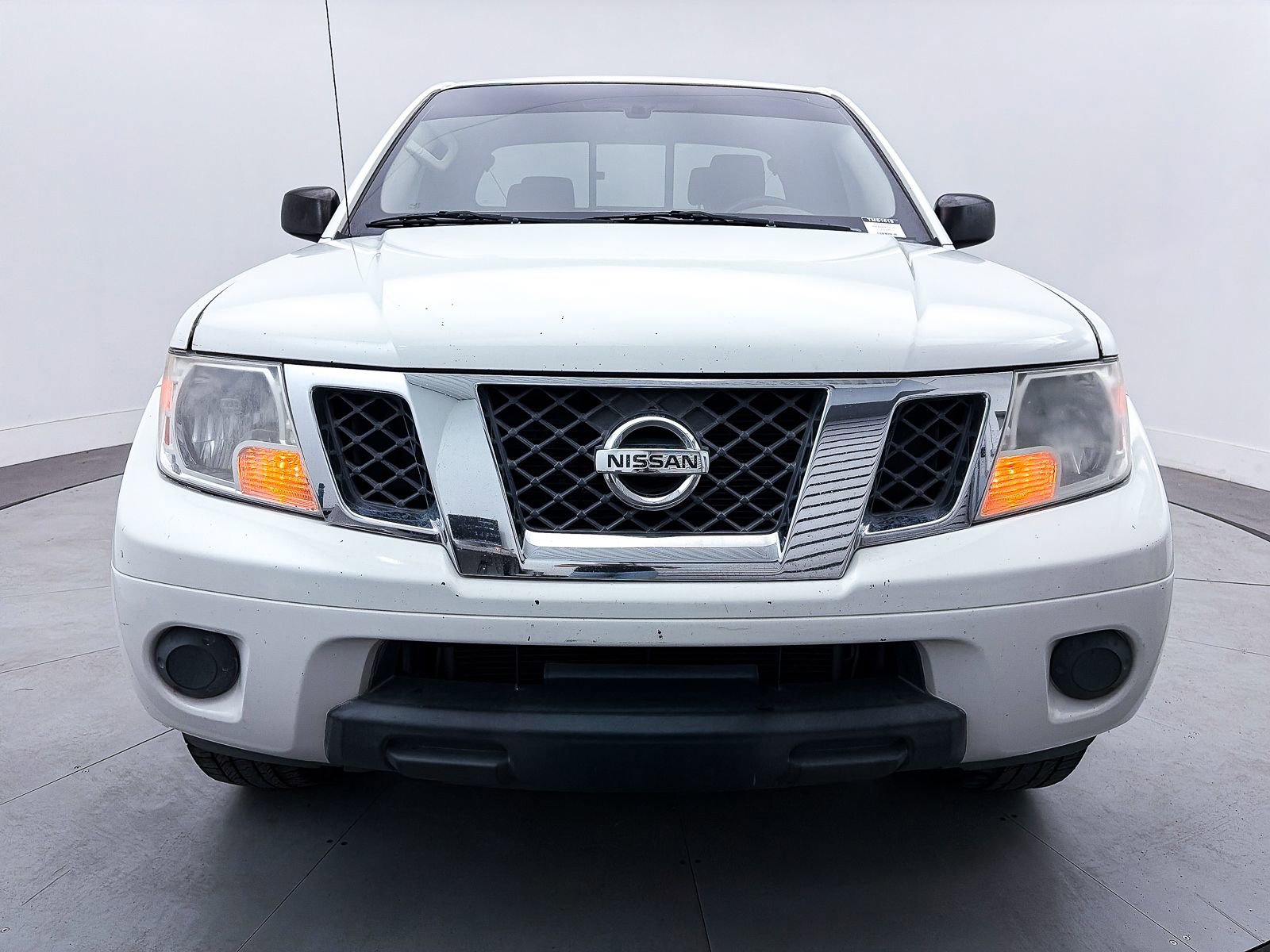 Used 2019 Nissan Frontier SV RWD image 2