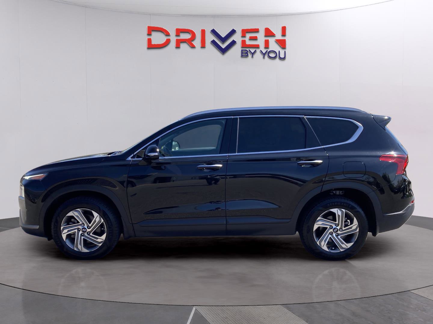 Used 2023 Hyundai Santa Fe SEL w/ Winter Weather Package image 3