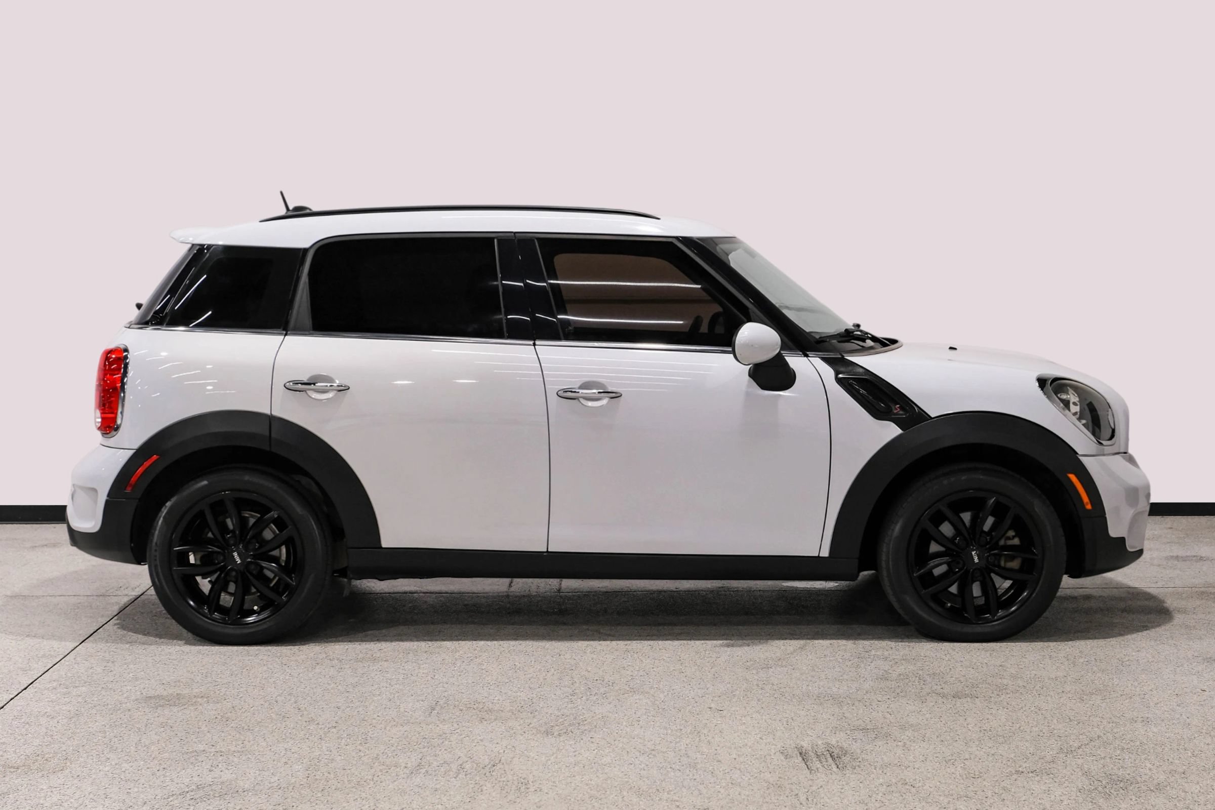 Used 2016 MINI Cooper Countryman S FWD image 5