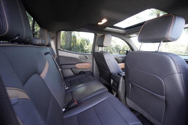 Used 2026 GMC Canyon AT4 w/ Technology Plus Package AWD/4WD image 27
