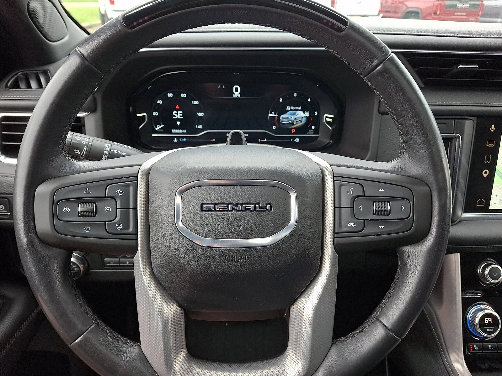 Used 2023 GMC Yukon XL Denali w/ Denali Reserve Package AWD/4WD image 28