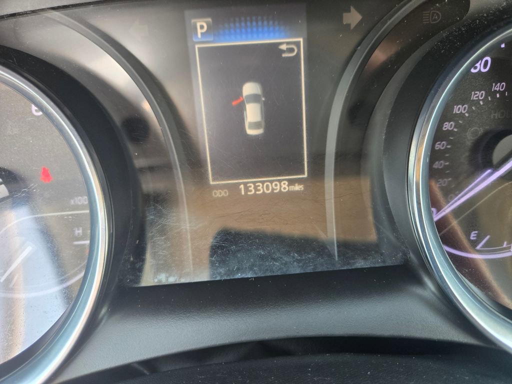 Used 2020 Toyota Camry LE FWD image 10