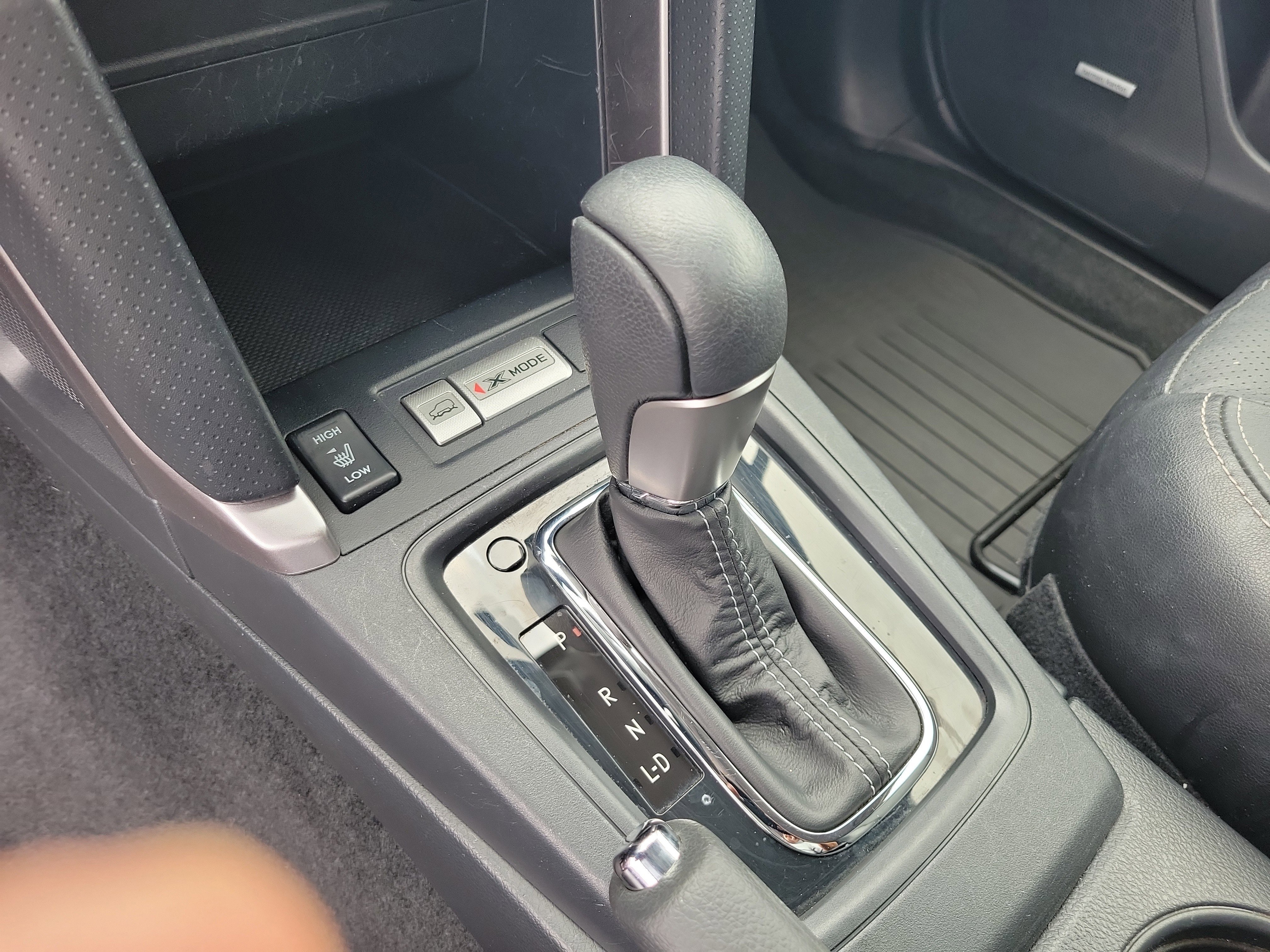 Used 2017 Subaru Forester 2.5i Touring AWD/4WD image 27