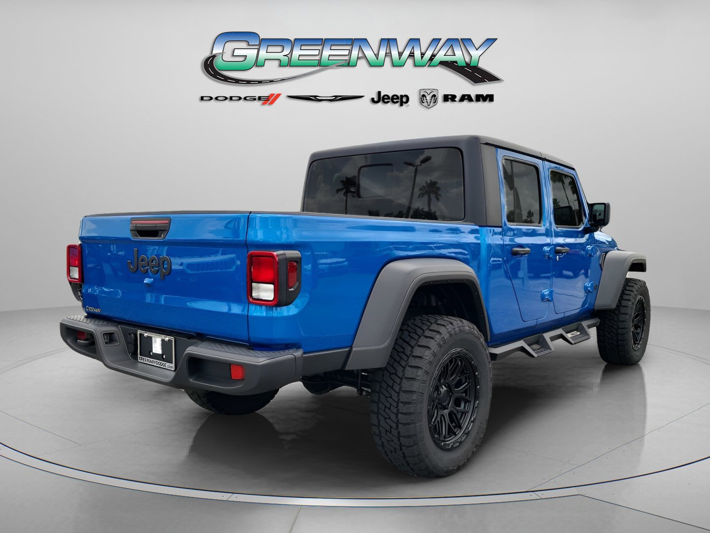 Used 2025 Jeep Gladiator Sport image 3