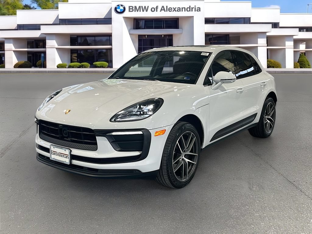 Used 2024 Porsche Macan AWD/4WD image 1