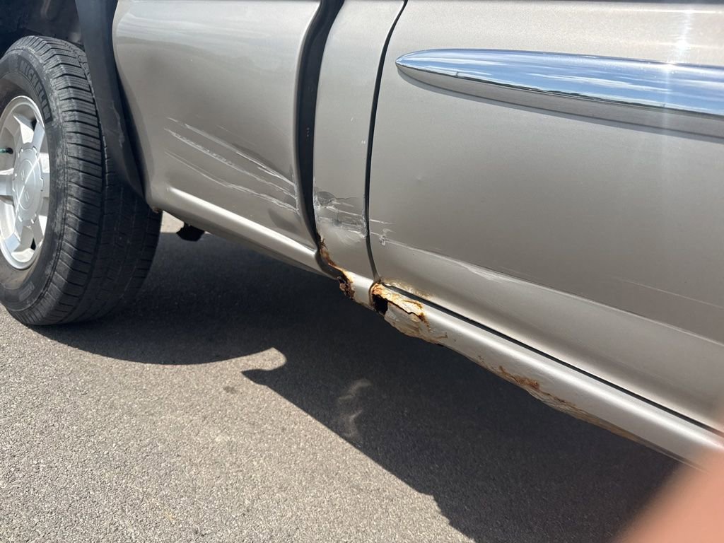 Used 2006 GMC Sierra 1500 SLE w/ Light Duty Power Package AWD/4WD image 11