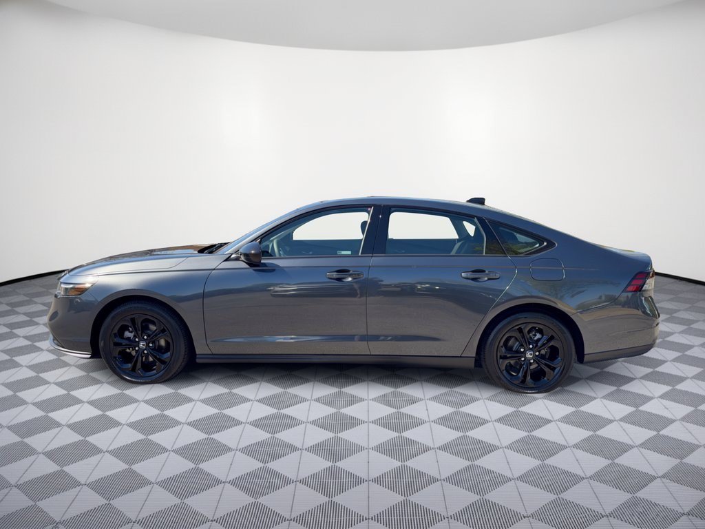 Used 2025 Honda Accord SE image 2