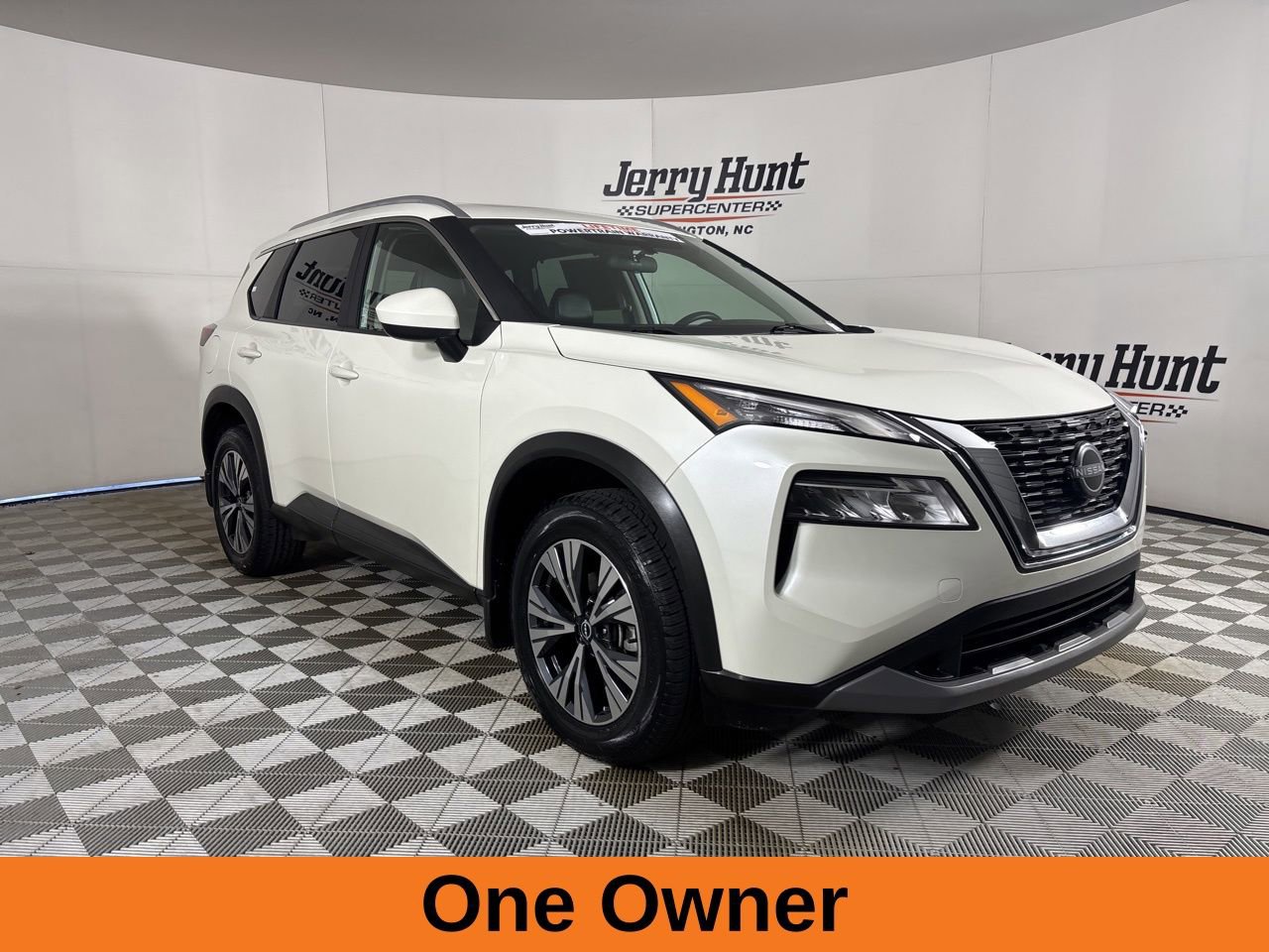 Used 2023 Nissan Rogue SV w/ SV Premium B Package image 4