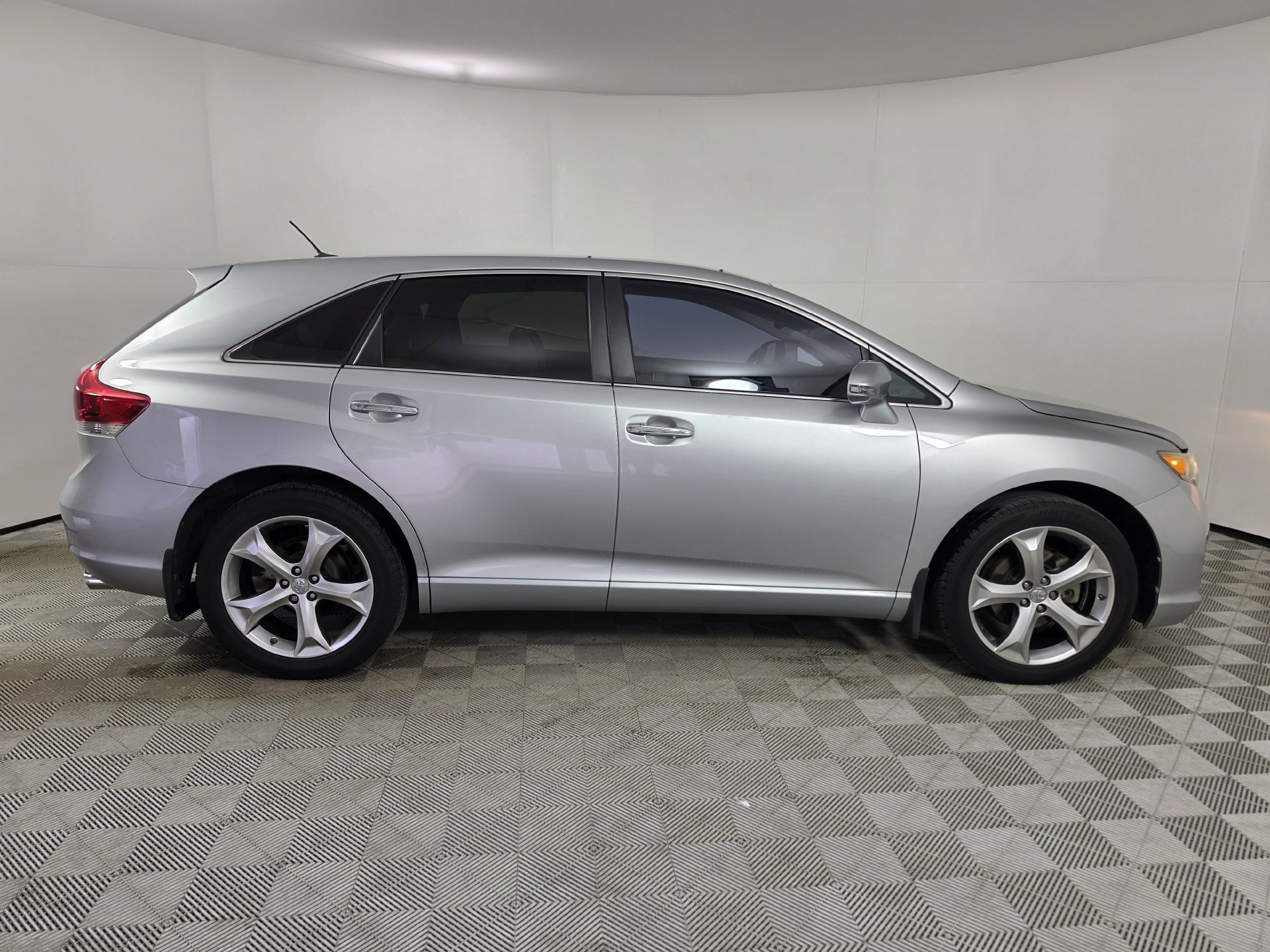 Used 2015 Toyota Venza XLE w/ XLE Premium Package FWD image 42