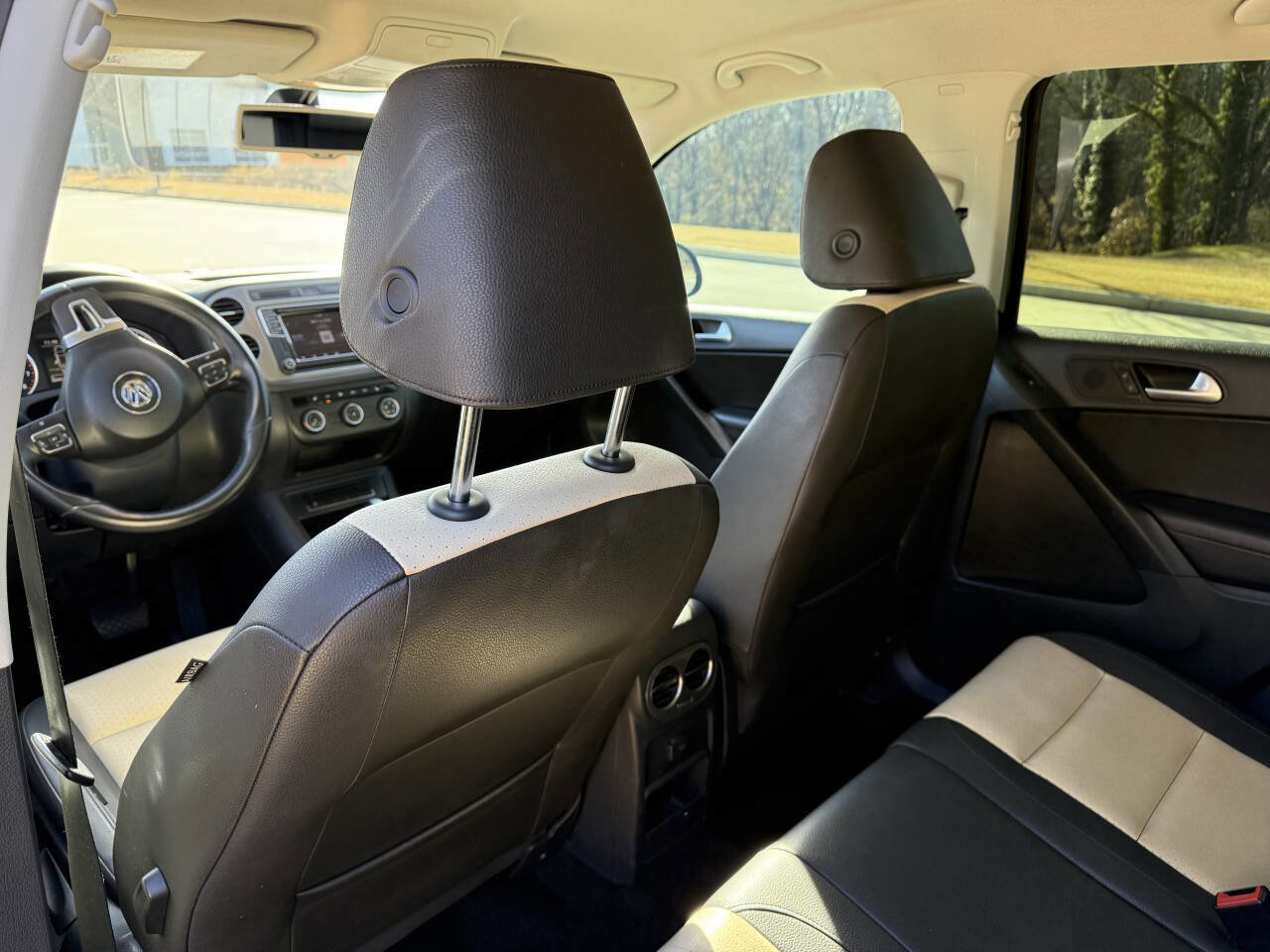 Used 2017 Volkswagen Tiguan S image 10