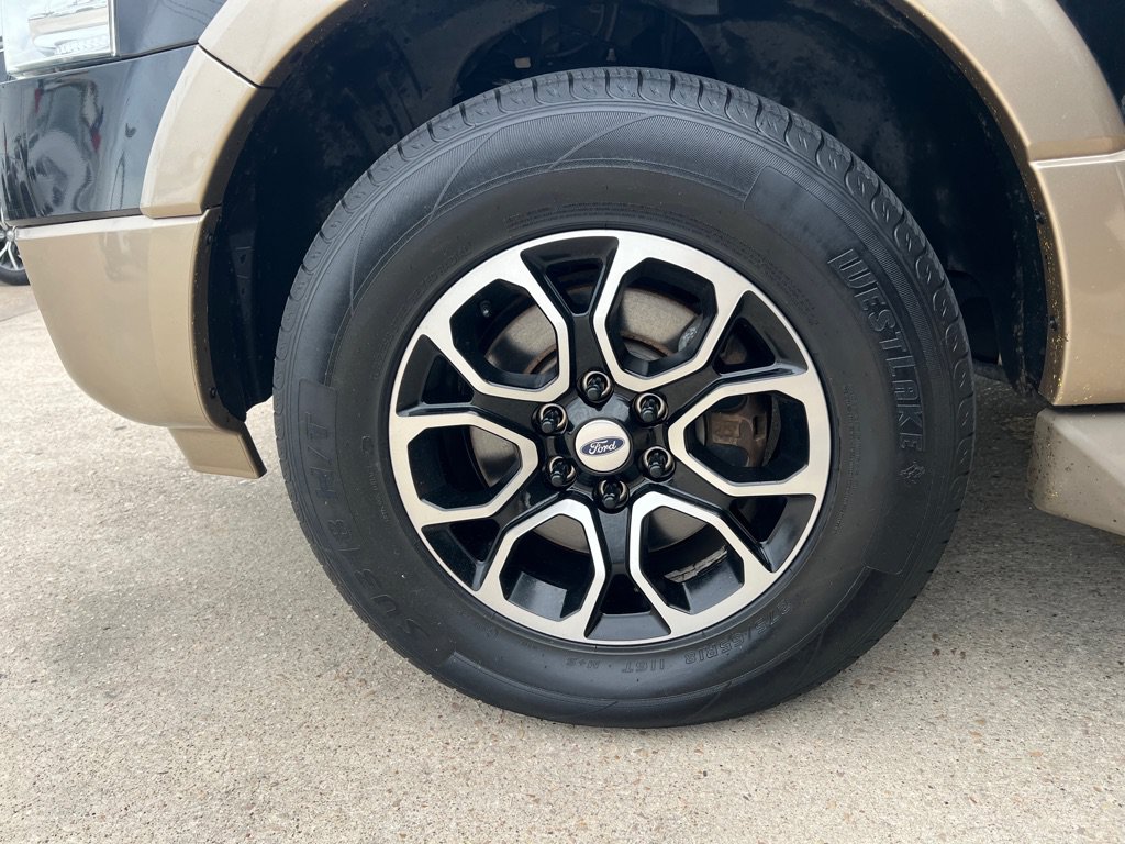 Used 2014 Ford Expedition EL XLT w/ Equipment Group 202A AWD/4WD image 22
