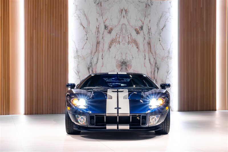 Used 2006 Ford GT RWD image 3