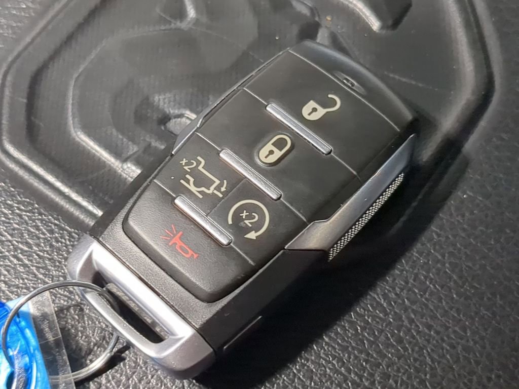 Used 2022 RAM 1500 Laramie AWD/4WD image 40
