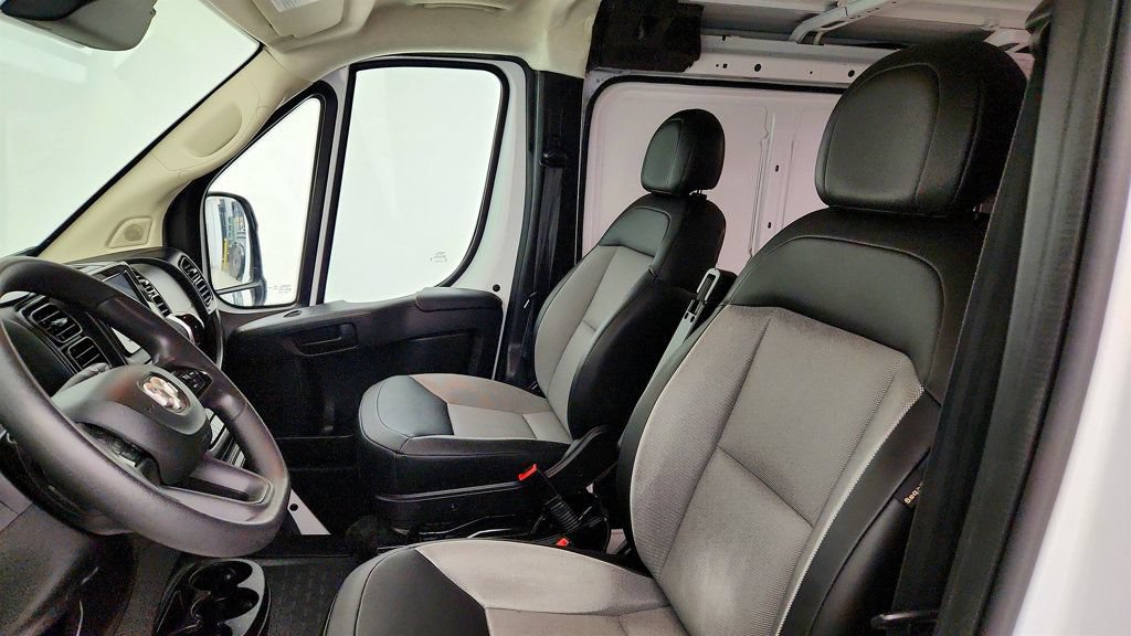 Used 2025 RAM ProMaster 2500 w/ Convenience Group FWD image 18