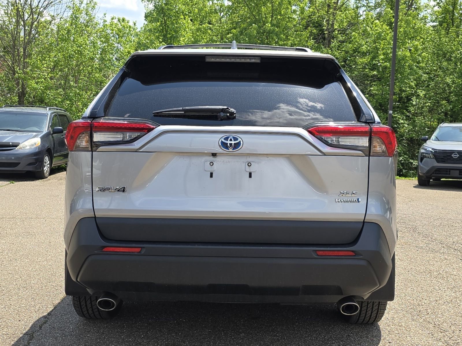 Used 2024 Toyota RAV4 XLE AWD/4WD image 16
