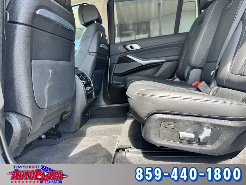 Used 2025 BMW X7 xDrive40i AWD/4WD image 47