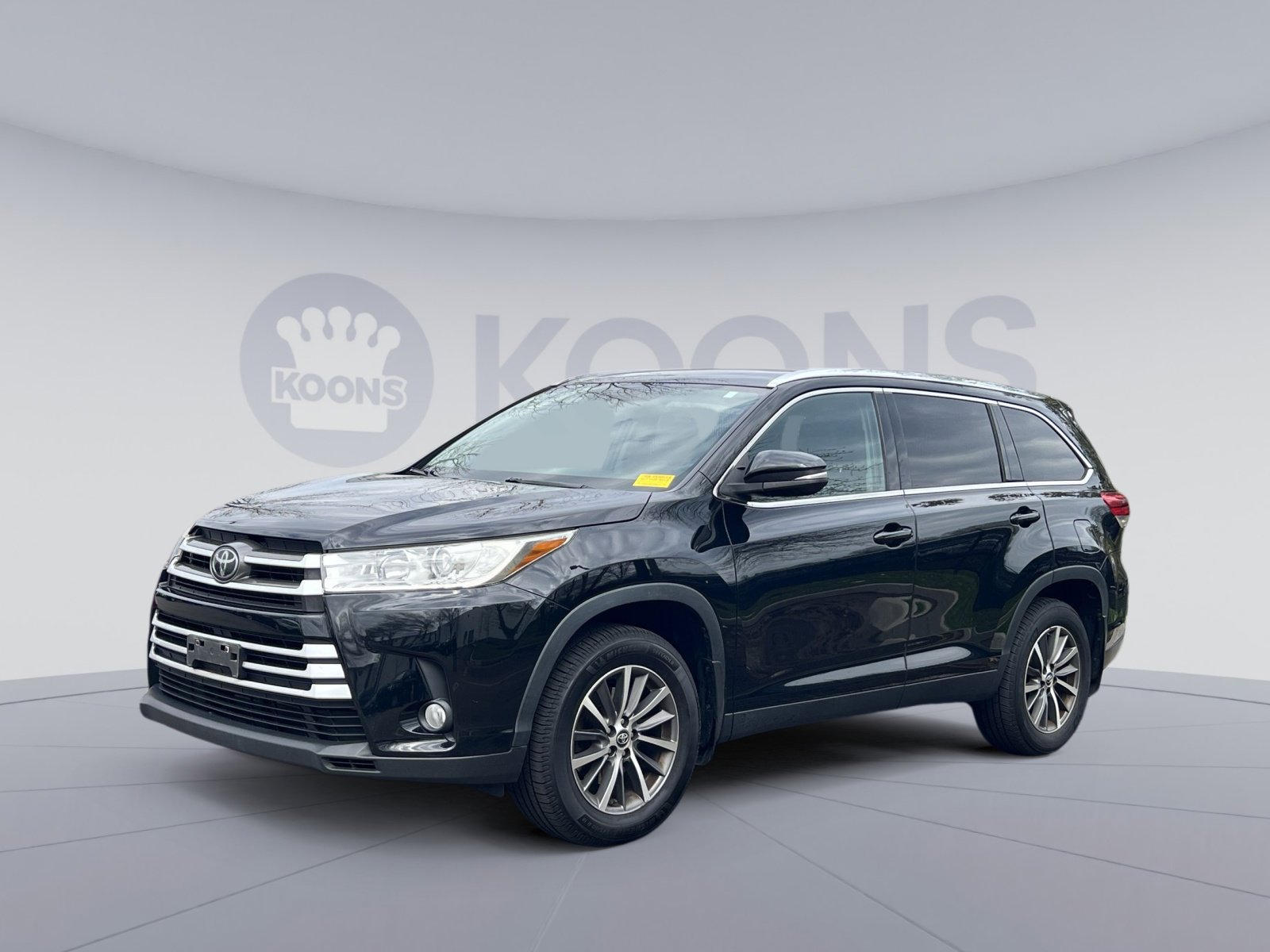 Used 2019 Toyota Highlander XLE image 1