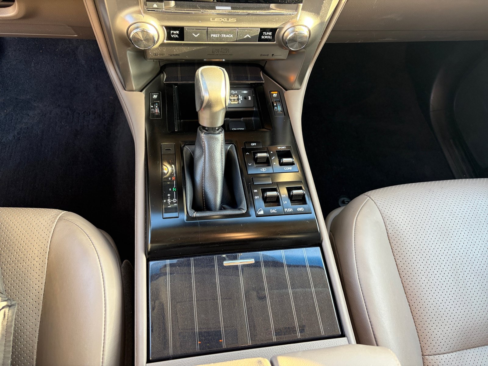 Used 2020 Lexus GX 460 Luxury w/ Accessory Package AWD/4WD image 15