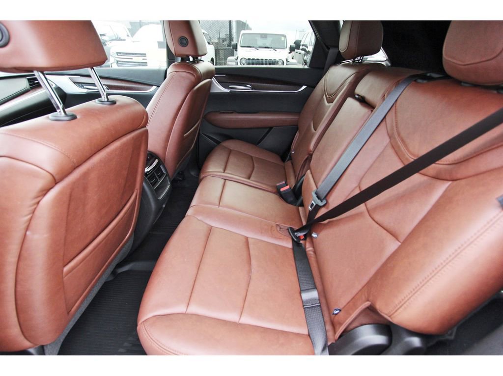 Used 2025 Cadillac XT5 Premium Luxury w/ Technology Package image 7