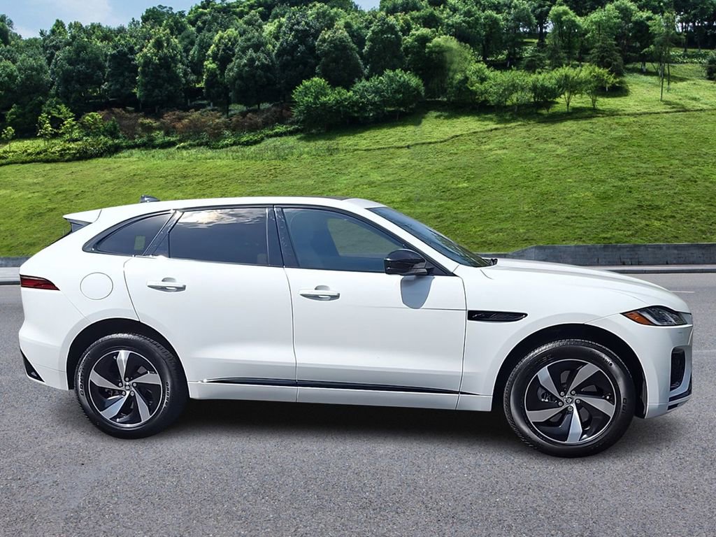 Used 2025 Jaguar F-PACE R-Dynamic S image 9