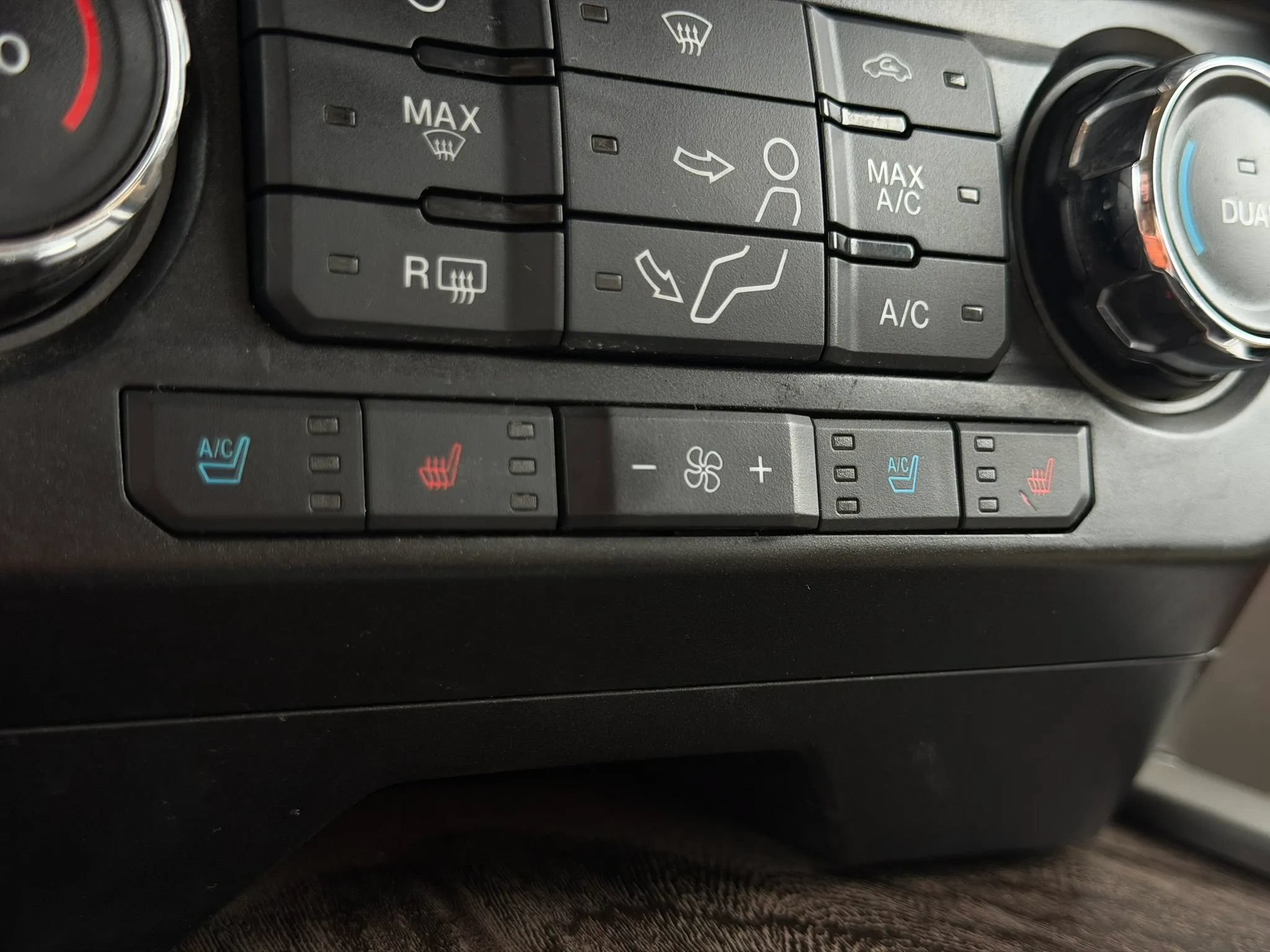 Used 2019 Ford F250 Lariat w/ Lariat Ultimate Package AWD/4WD image 42