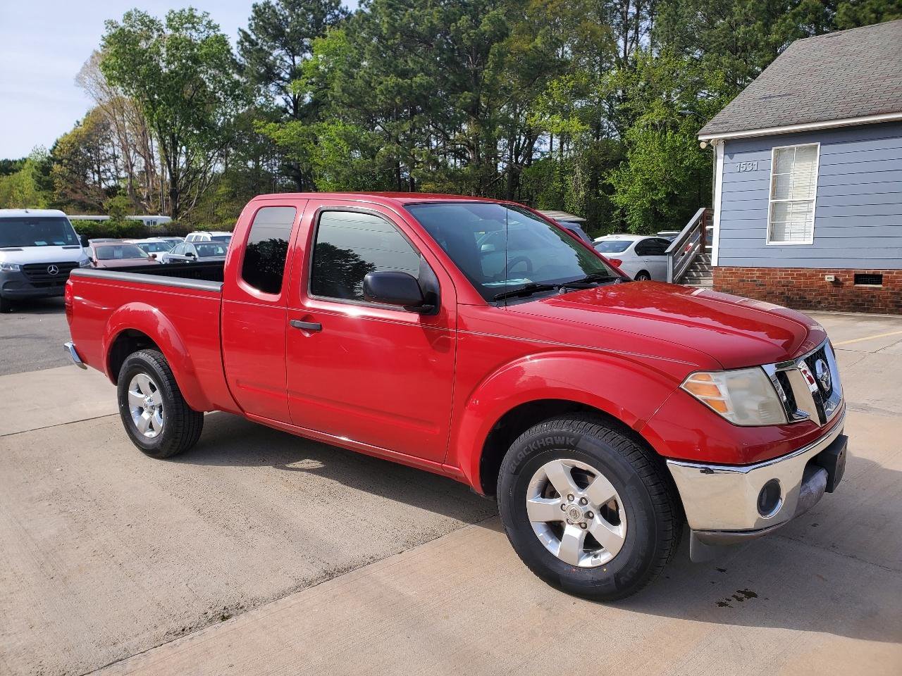 Used 2009 Nissan Frontier SE w/ SE Value Truck Pkg image 3
