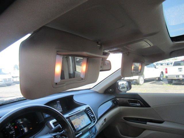 Used 2017 Honda Accord Touring image 35
