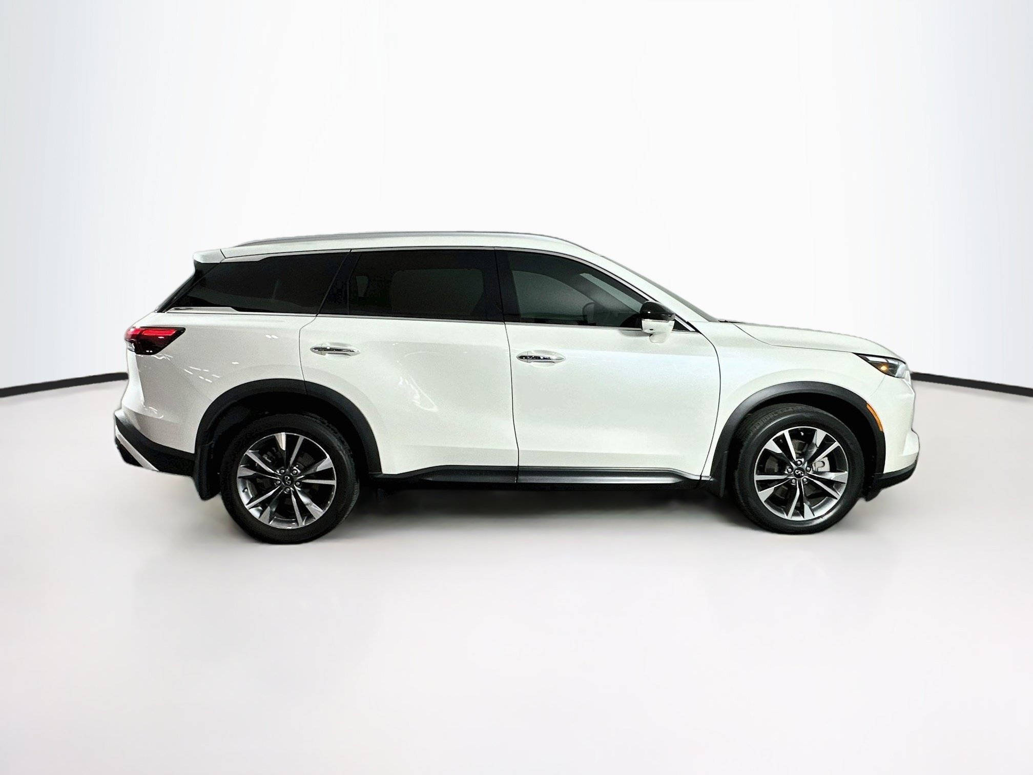 Used 2023 INFINITI QX60 Luxe w/ Vision Package AWD/4WD image 10