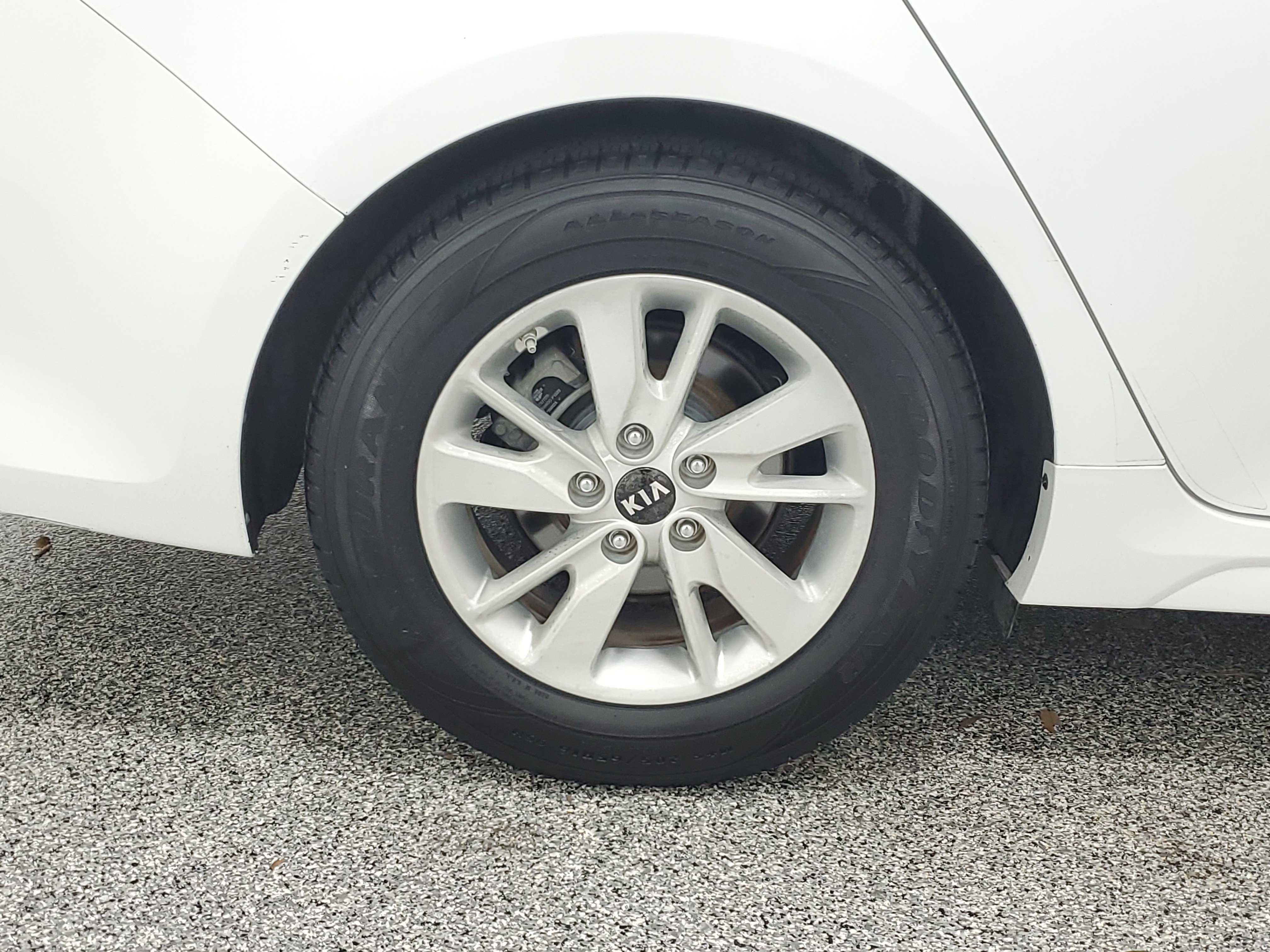 Used 2017 Kia Optima LX FWD image 9