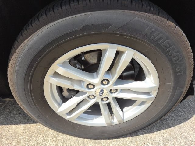 Used 2024 Ford Explorer XLT RWD image 11